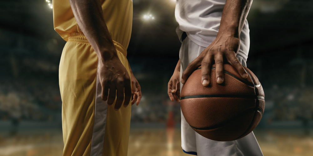 Two,Black,Basketball,Players,On,Big,Professional,Arena,Before,The Quais Jogos sao mais importantes ao Apostar online no Brasil
