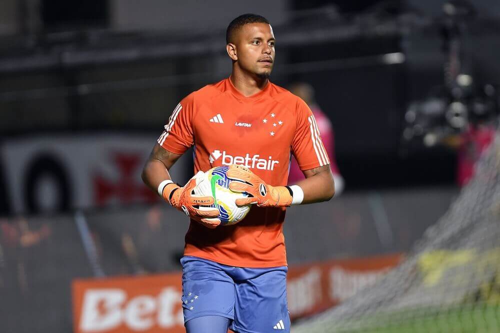 Igualados na pontuação, Cruzeiro e São Paulo brigam por posição e esperança de alcançar o título do Brasileirão